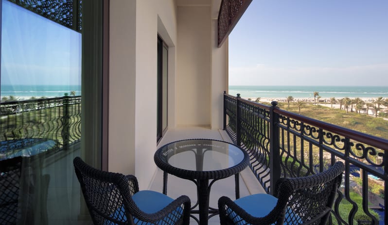 middle-east-holidays-abu-dhabi-st-regis-saadiyat-island-resort-hotel-astor- suite-balcony